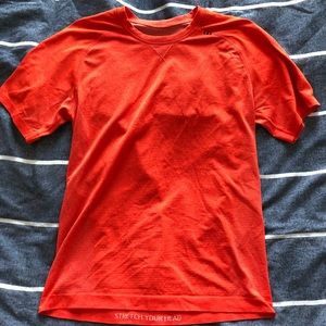 Small men’s Lululemon orange tee